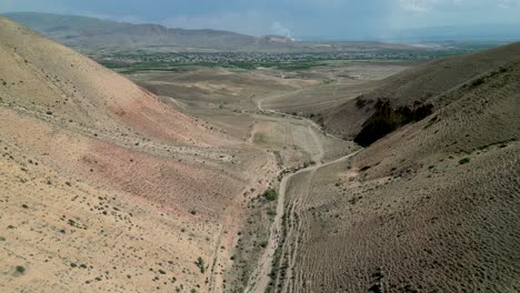 4K-HD-Drohnenvideo-Des-Wunderschönen-Araks-Tals-In-Armenien