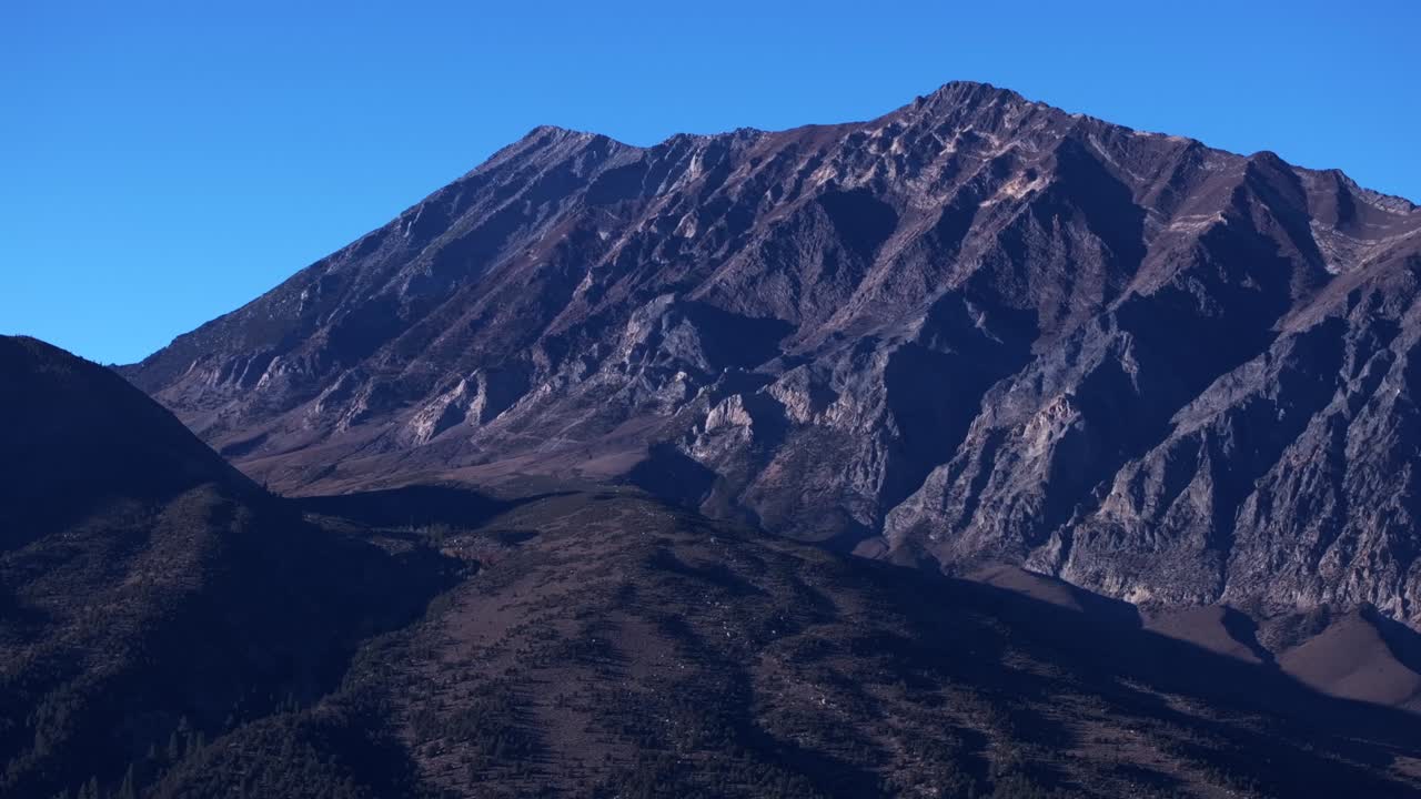 Mount Morrison Morgan Sierra Nevadas Range Mammoth Lakes Crowley aerial drone California rugged mountains Convict Canyon PCT Trail Bishop Toms Trail blue sky morning circle right motion parallax