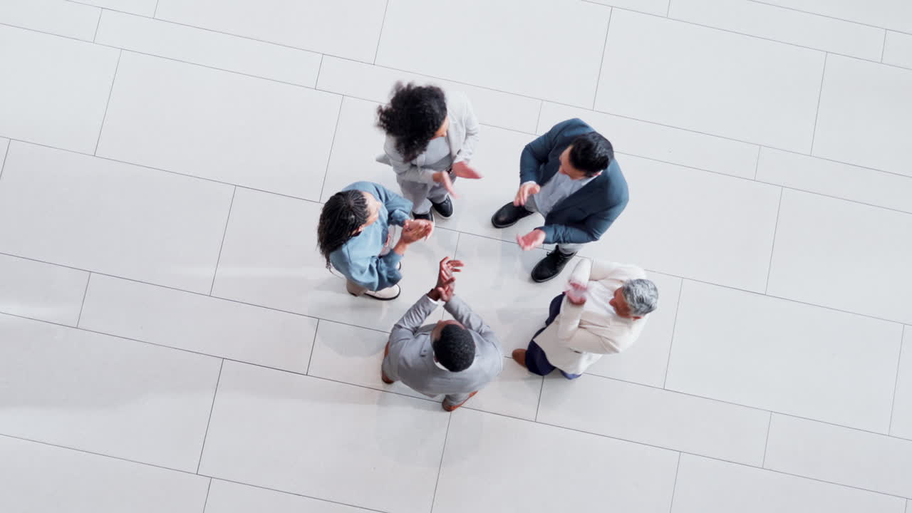 위에서, 팀워크와 사업가들의 손