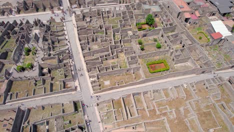 4K-Aerial-of-the-ancient-ruins-of-Pompeii,-Italy