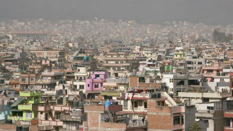 marco lleno de tejados en katmandú, nepal.