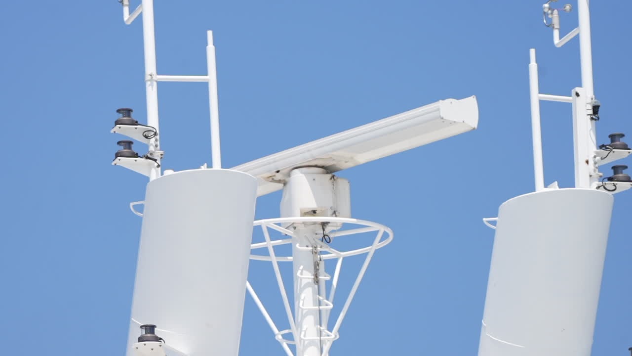 크루즈 근접 촬영 싱가포르 레이더 안테나에서 공기 구성