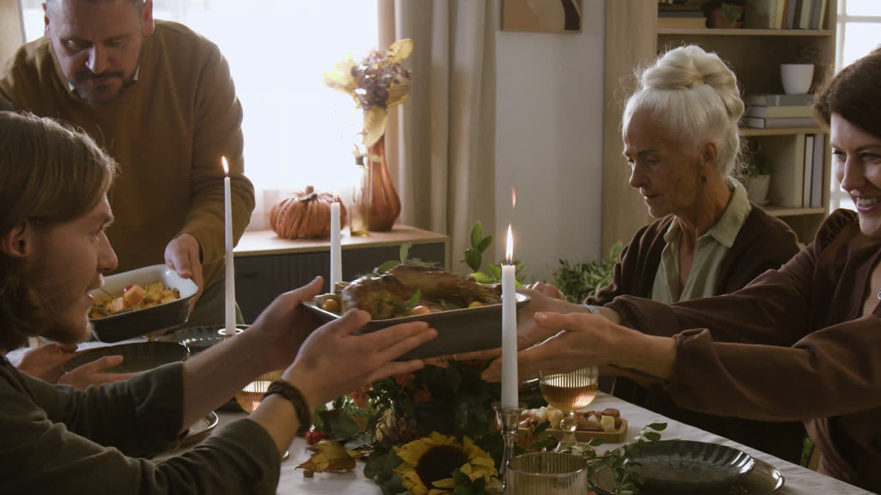 cena de acción de gracias en familia