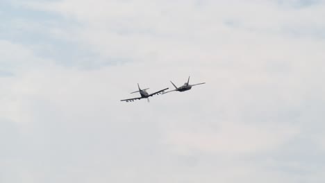 two-ship formation flight - usaf heritage demo team rear view slomo