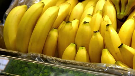 Close-up-of-fruit-counter-in-organic-section