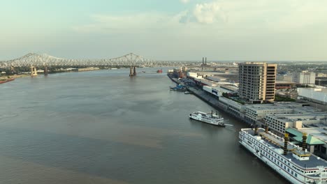 Vista-Aérea-Del-Puente-Del-Río-Mississippi-Cerca-De-Nueva-Orleans