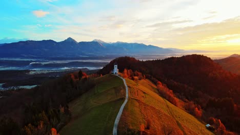 Impresionante-Vídeo-Aéreo-De-Drones-4k-De-La-Iglesia-De-San