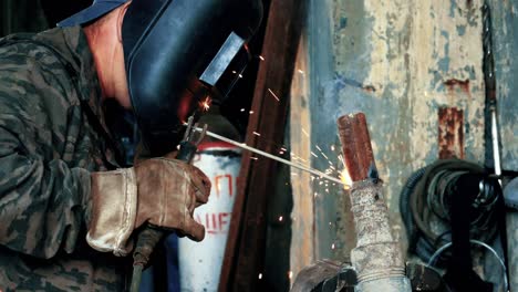 welder in action