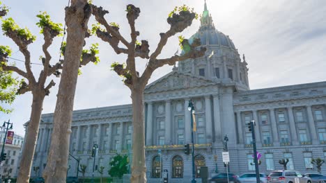 Scenic-time-lapse-of-the-Civic-Center-in-San-Francisco-downtown