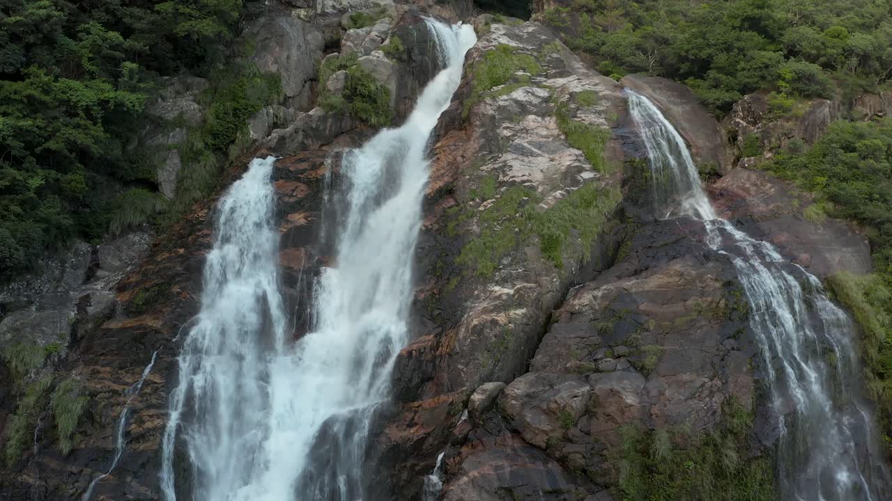 ohko no taki falls, yakushima japón