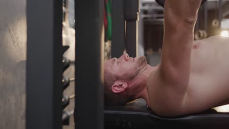 entrenamiento cruzado en un gimnasio