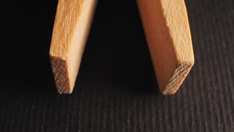 hermoso macroshot detallado de una pinza de madera