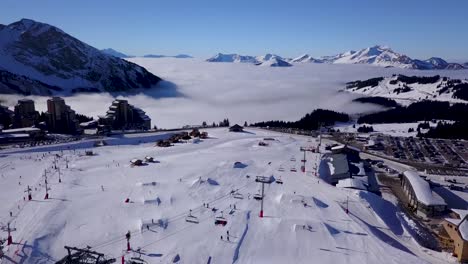 Rückwärtsschwenk-Des-Alpinen-Freestyle-Parks