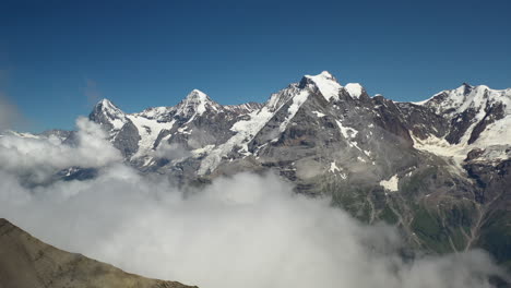 Lenta-Y-Reveladora-Toma-De-Dron-De-Schilthorn-En-Suiza