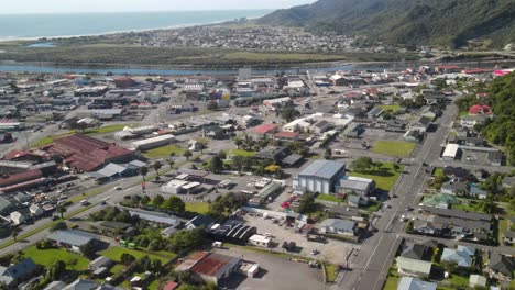 hermoso panorama aéreo de greymouth ubicado en la costa oeste