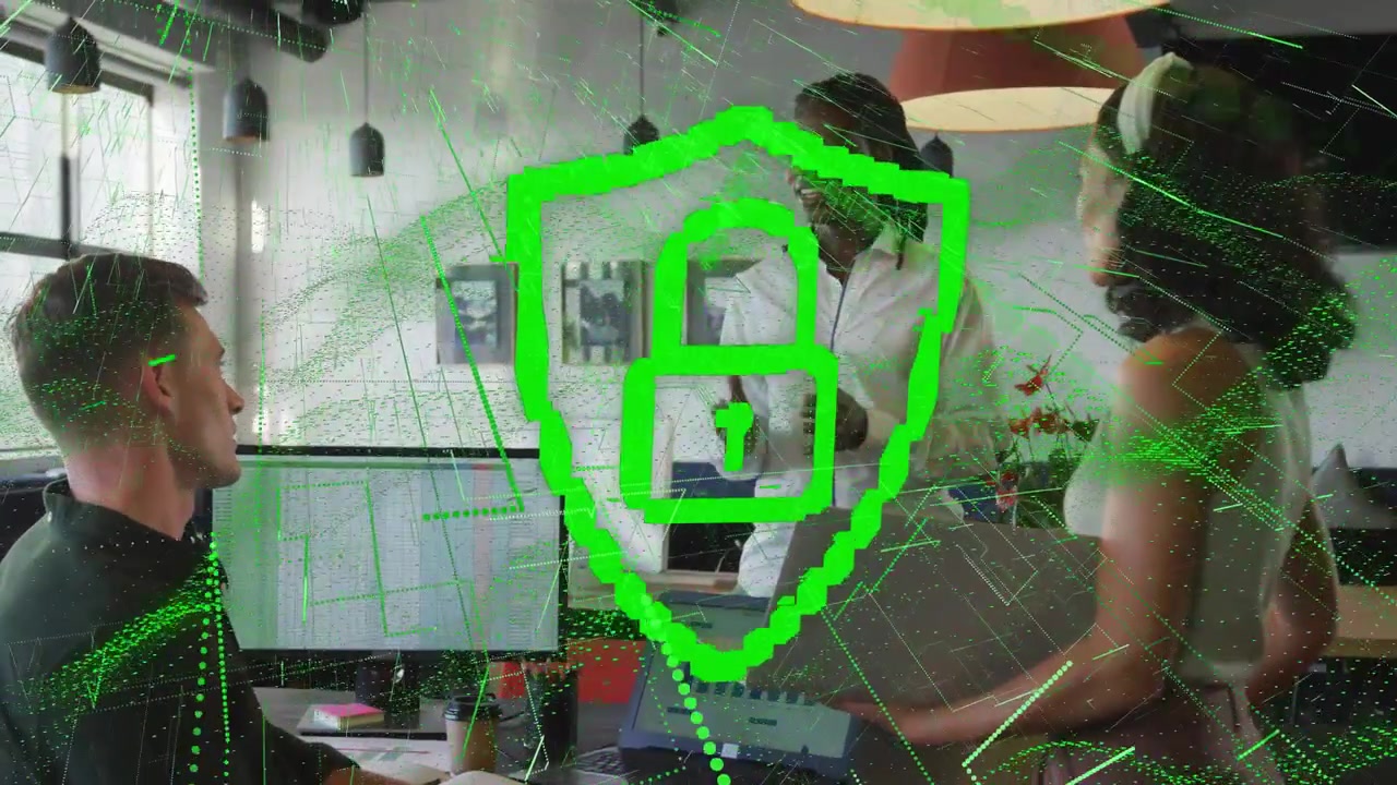 Presentatore che crea un overlay con un gesto, team che inclina il laptop come scudo formando un lucchetto per la sicurezza
