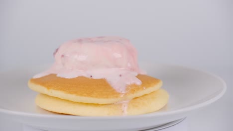 pancakes with strawberry ice cream