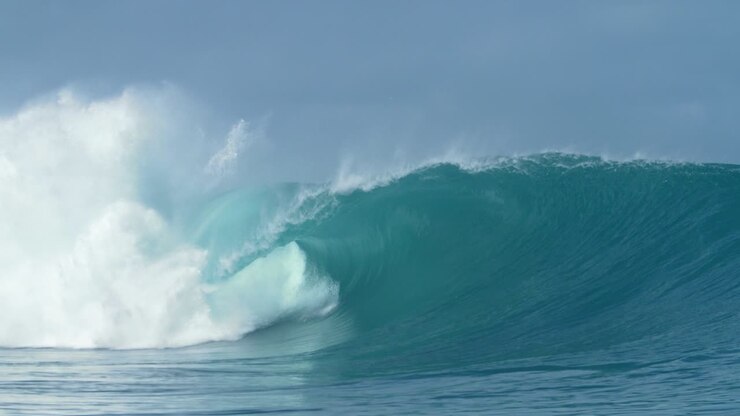 Big beautiful clean wave - slowmotion - barreling - Indonesia