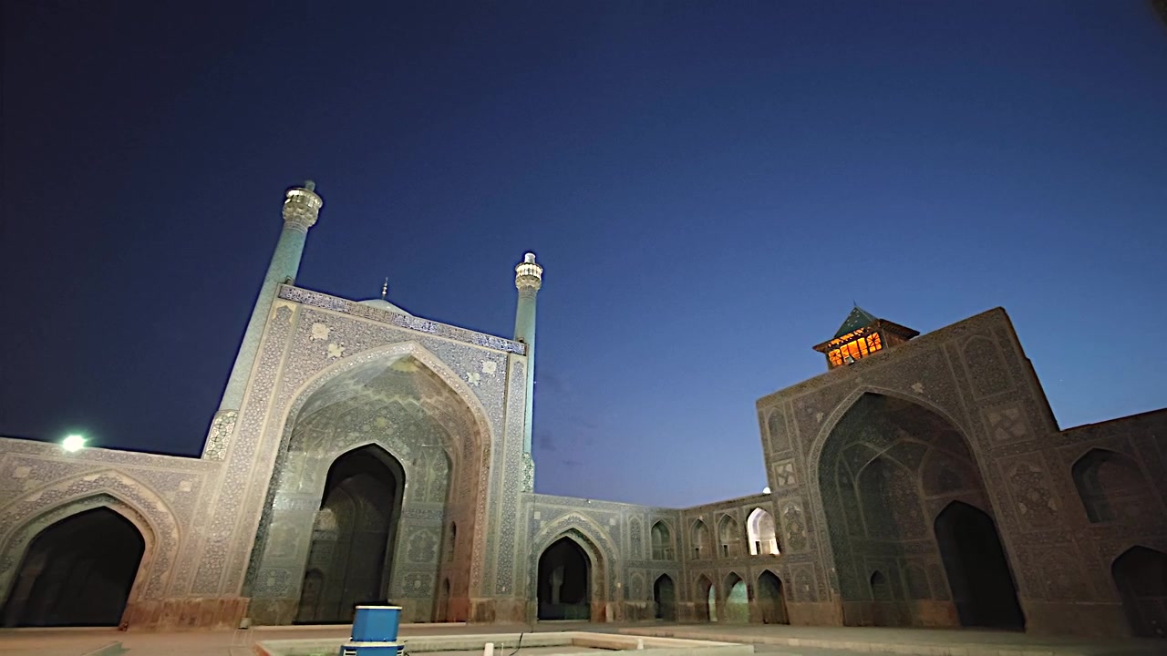 Aftenudsigt over den historiske Jameh-moské i Isfahan
