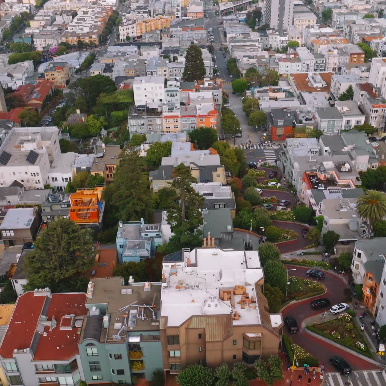 샌프란시스코의 롬바드 스트리트의 공중 사진