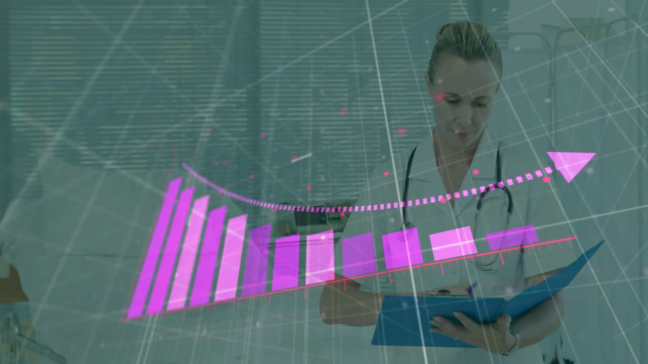 animación de diagramas y procesamiento de datos sobre una doctora caucásica escribiendo en el clipboard