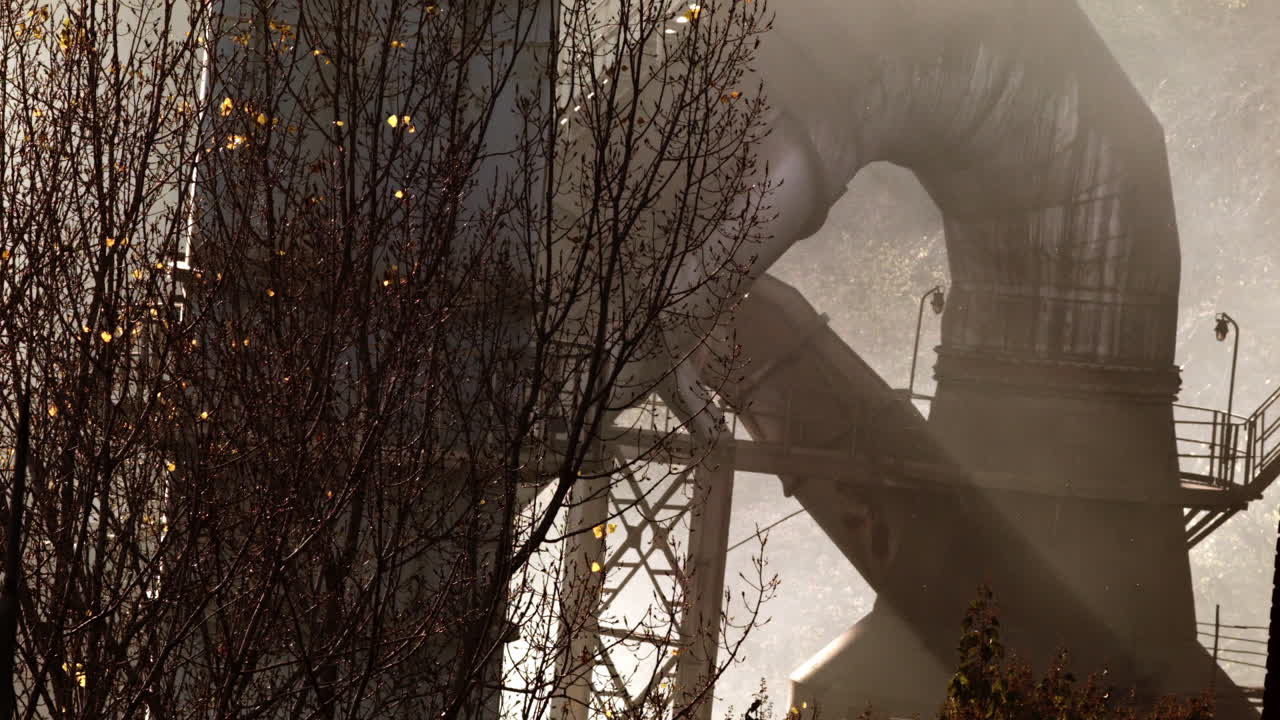 grandes tuberías en planta siderúrgica, rumania