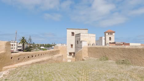 Fortaleza-De-El-Jadida:-Vista-Panorámica-Del-Paisaje-Urbano-Desde-La-Cumbre,-El-Cautivador-Hito-De-Marruecos