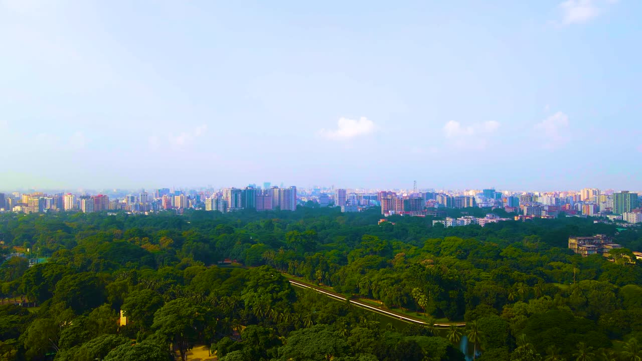 그린 파크 (shot green park) 카시티 스카이라인 (dhaka city skyline) 공중 은 하늘 (clear sky) 방글라데시 (bangladesh)