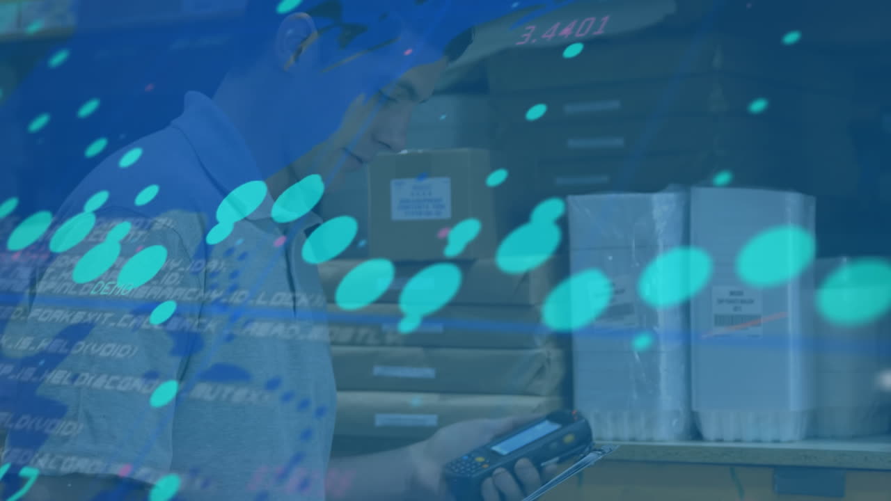 카우카시안 남성 창고 노동자에 대한 금융 데이터 처리의 애니메이션