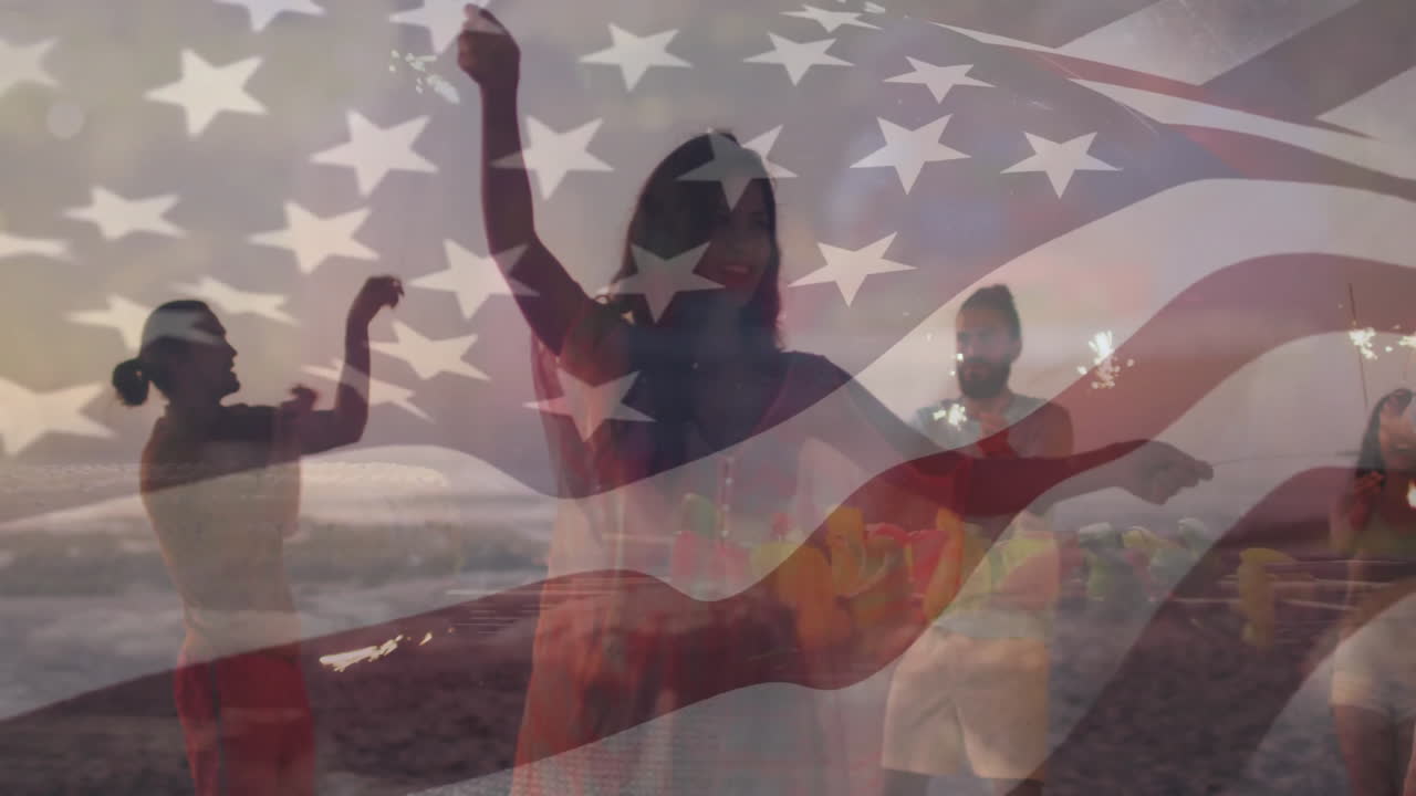 celebrando na praia, pessoas com animação de bandeira americana ao fundo