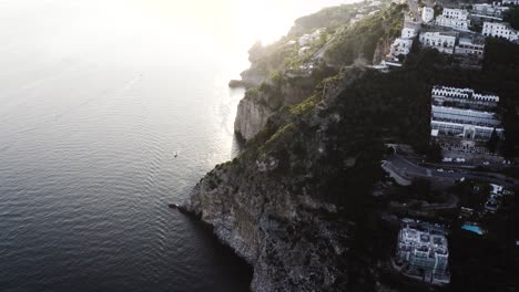 Aerial-view-of-Italy's-steep-waterfront-in-Praiano