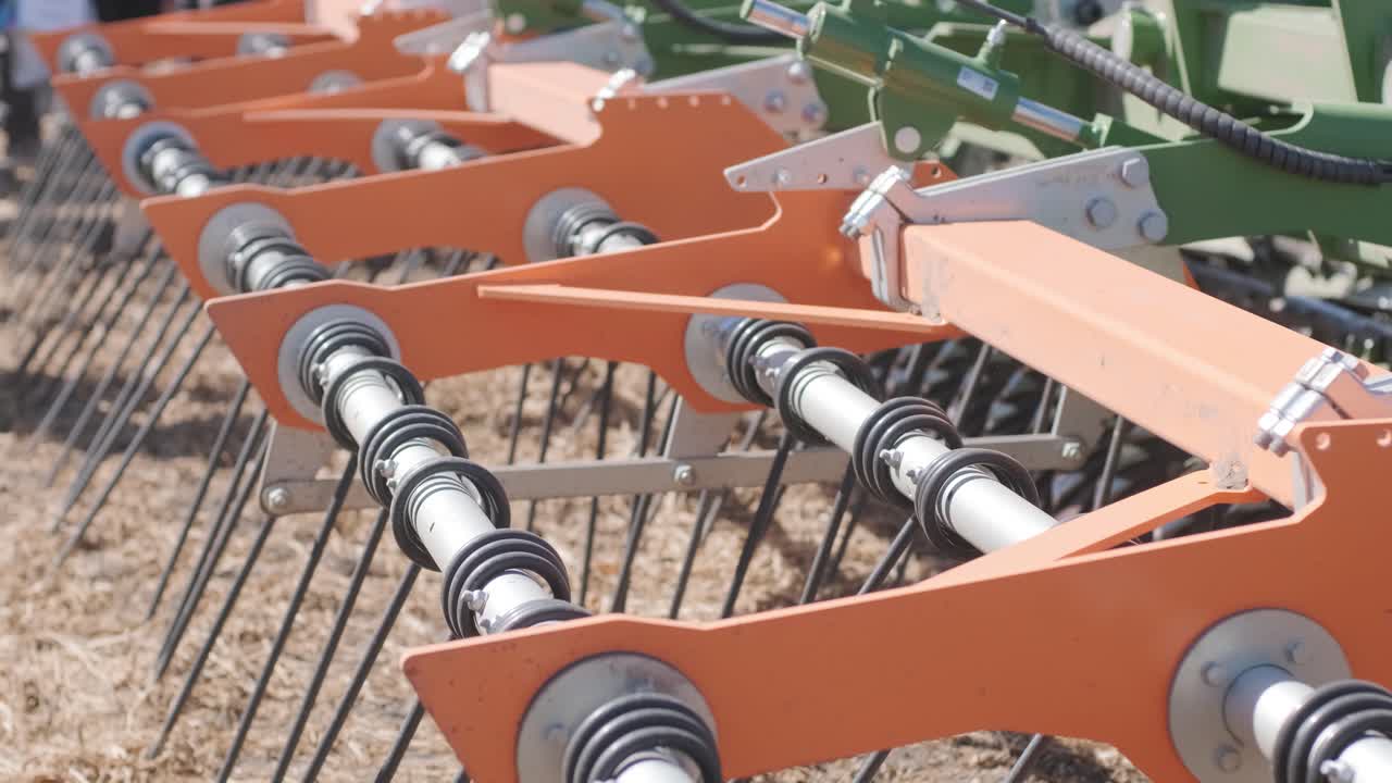 Erpice agricolo per la coltivazione del suolo
