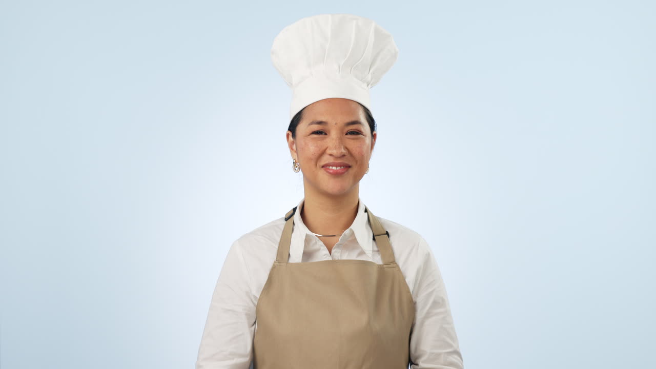 Donna, chef e viso con segno "ok" della mano, di caffè