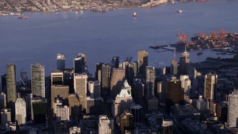 Hermoso-Horizonte-Del-Centro-De-Vancouver---Toma-Panorámica-De-Drones