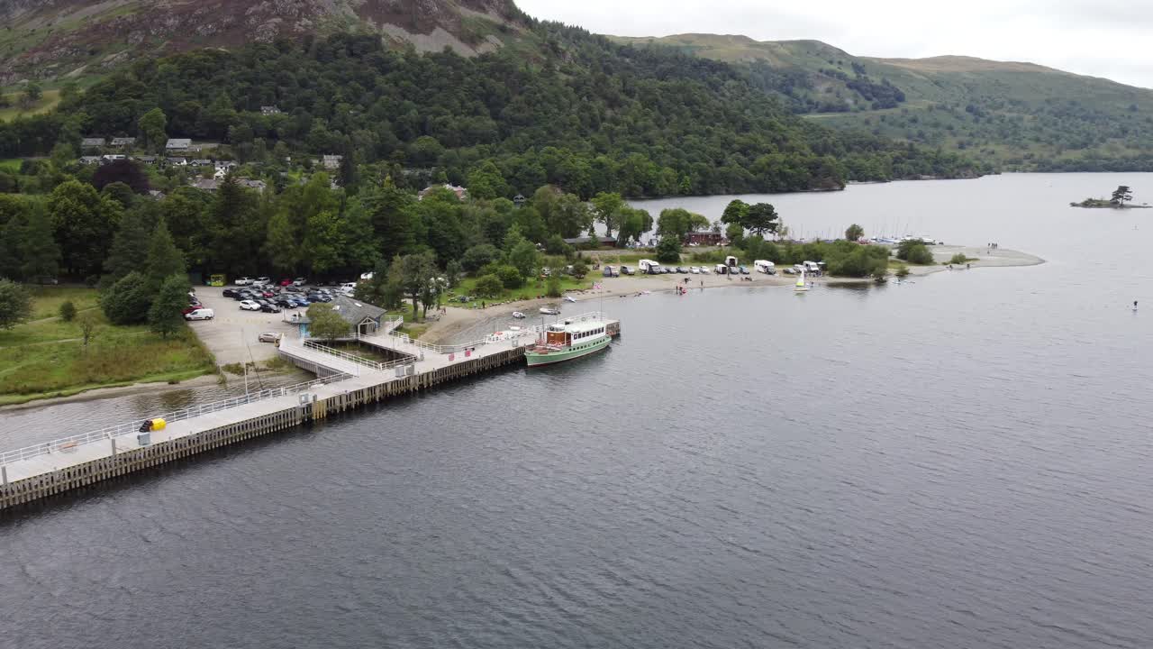 glenridding, ullswater, 호수 지구 cumbria uk drone 관점의 증기선 부두 4k