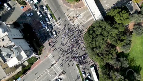 video 4k de protestas civiles en la ciudad de rehovot israel contra los cambios planeados del gobierno israelí al tribunal superior de justicia