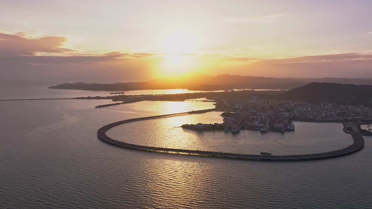 Vista aerea di Panama City che mostra il centro storico durante l'ora d'oro