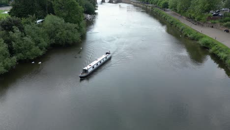 ferry en el río severn para turistas de