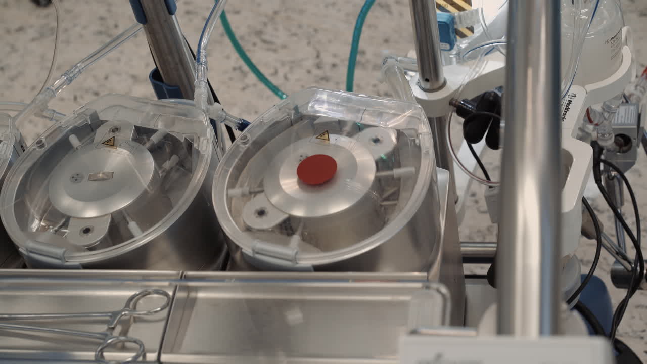 심장과 폐 기계는 수술실에서 프를 작동시니다. 심장 폐 바이파스 - 병원에서 심장 수술을 위한 의료 장비. 생명 유지.