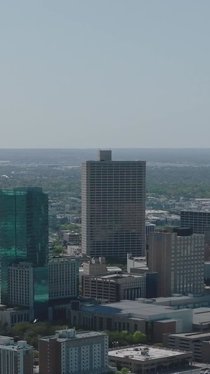 Vista da região central de Dallas, Texas, de cima durante o dia