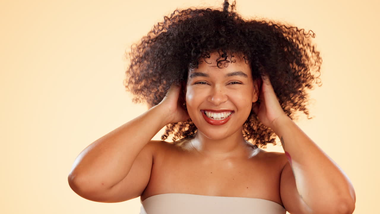 cuidado de la cara, el cabello y la belleza de la mujer