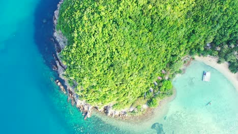 熱帯の島々の空撮