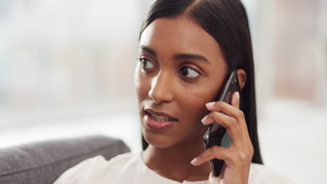 Teléfono,-Comunicación-Y-Llamada-Con-Una-Mujer-Hablando