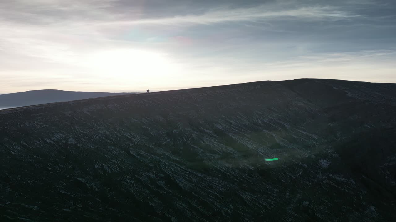 fotografía aérea de un avión no tripulado del volcán monte bromo en java, indonesia