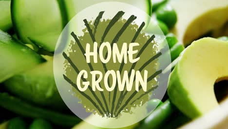 animación de un banner de texto cultivado en casa contra el primer plano de las verduras