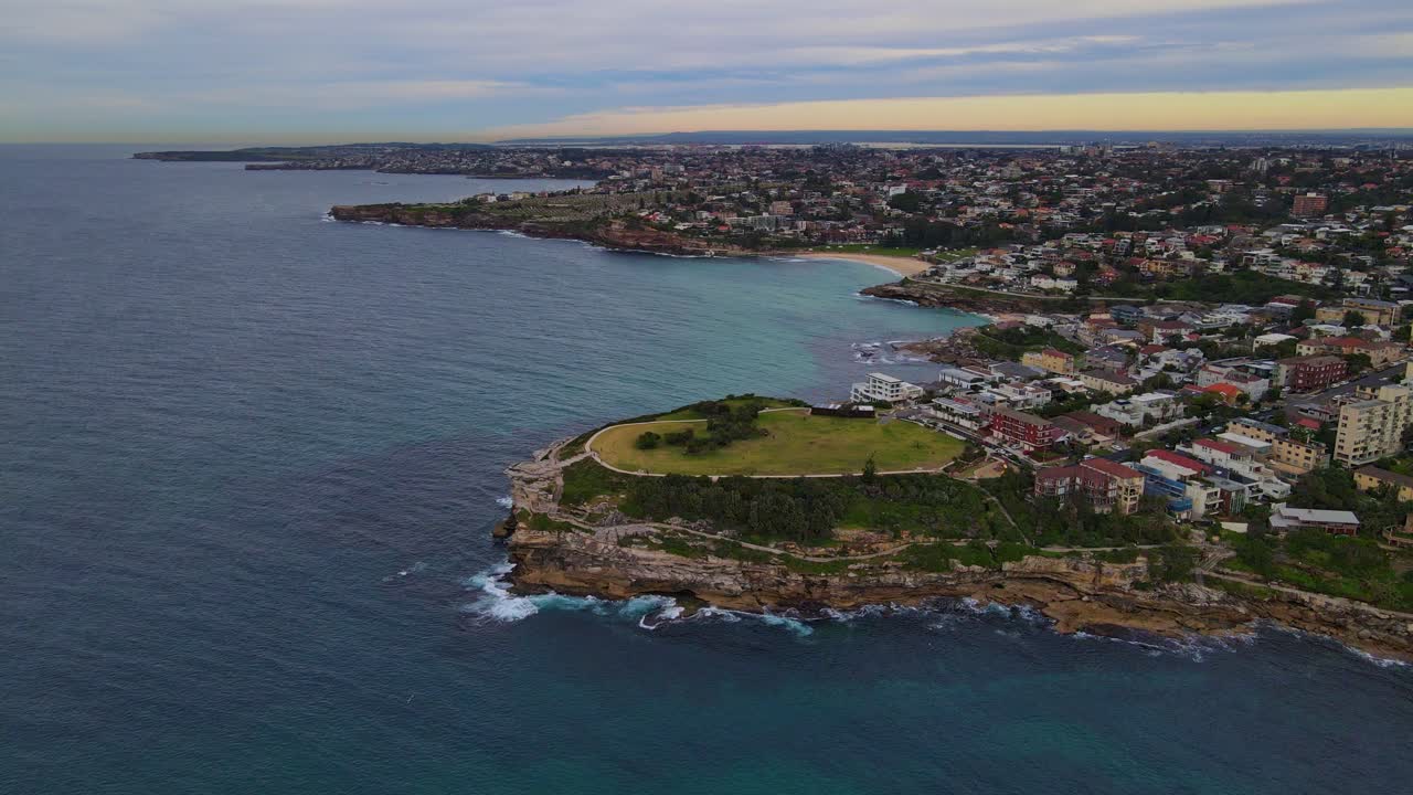 오스트레일리아 뉴사우스웨일즈주 타마라마에 있는 마크 공원과 동부 교외의 탁 트인 전망
