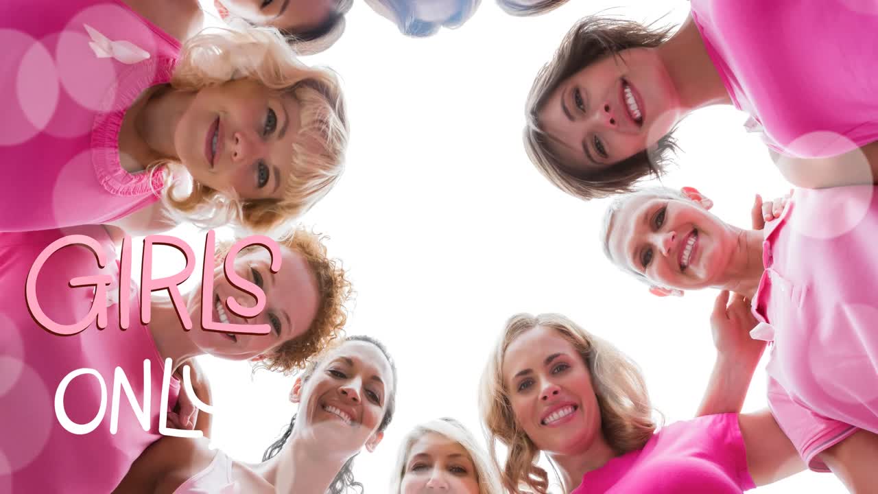 Animasjon av teksten "kun jenter" over en mangfoldig gruppe smilende kvinner