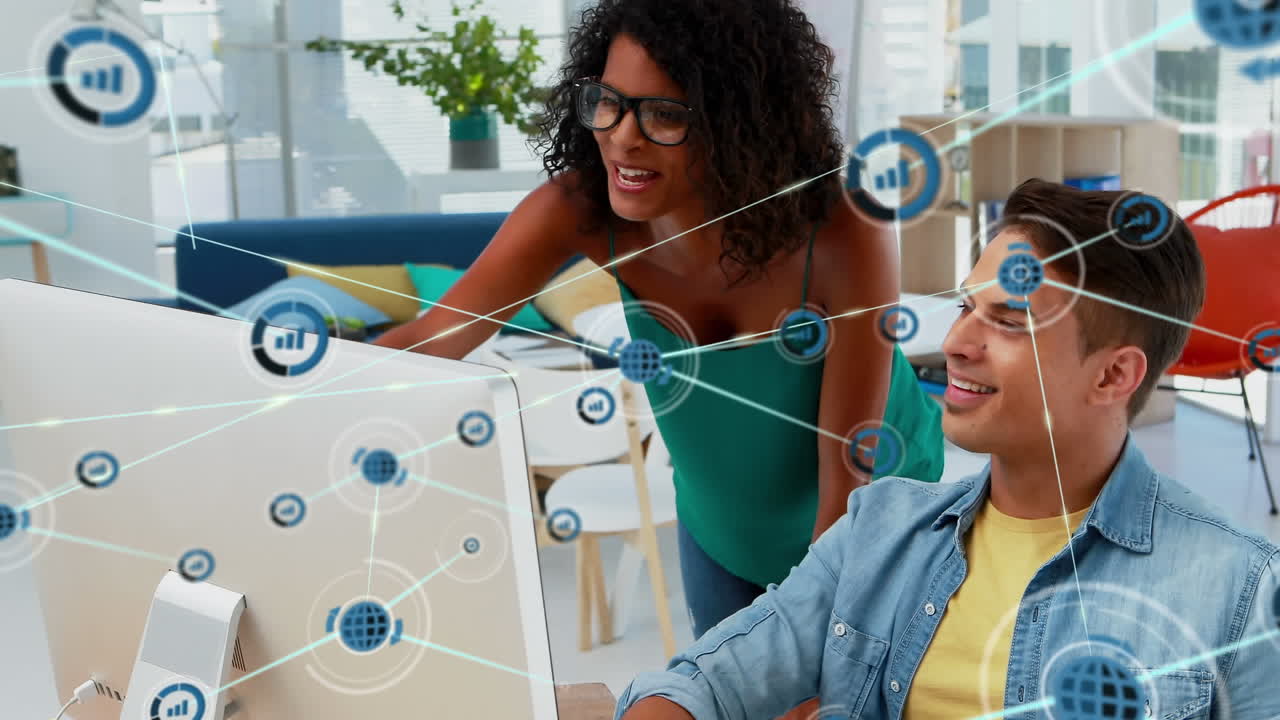 animación de la red de conexiones con iconos sobre diversas personas de negocios en la oficina