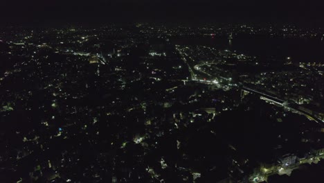 imágenes aéreas de la ciudad india durante la noche en resolución 4k