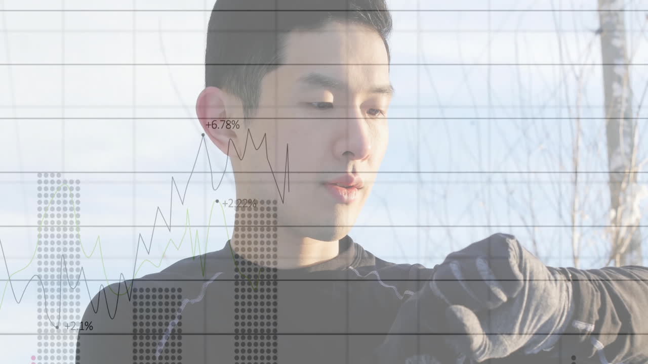 스마트워치를 확인하는 사람, 금융 데이터 차트 애니메이션을 배경으로